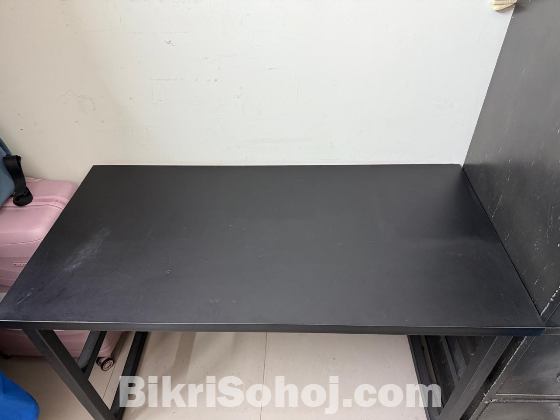 Reading table